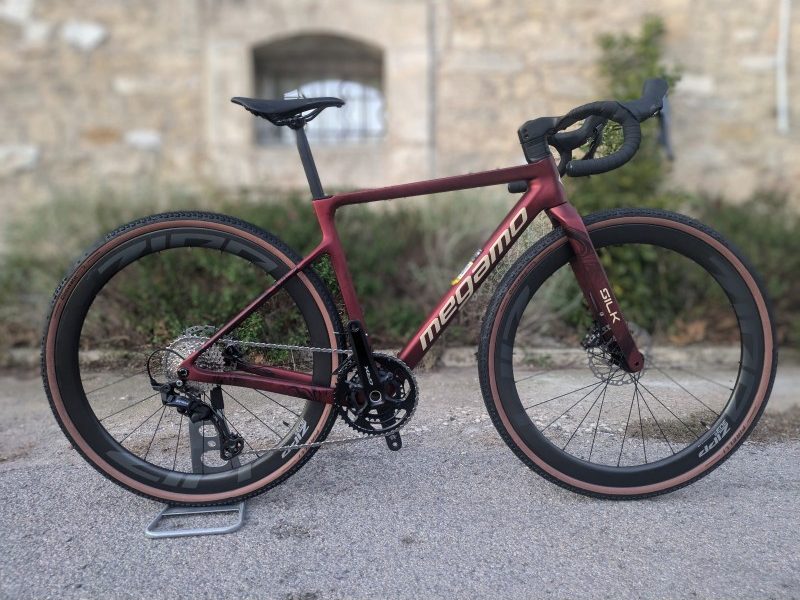 Gravel Carbone - Megamo - SILK 08 CW - Shimano GRX - 2025